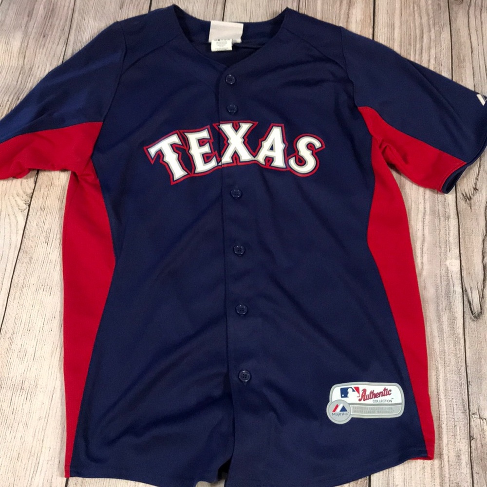 Texas Rangers jersey fits women’s small